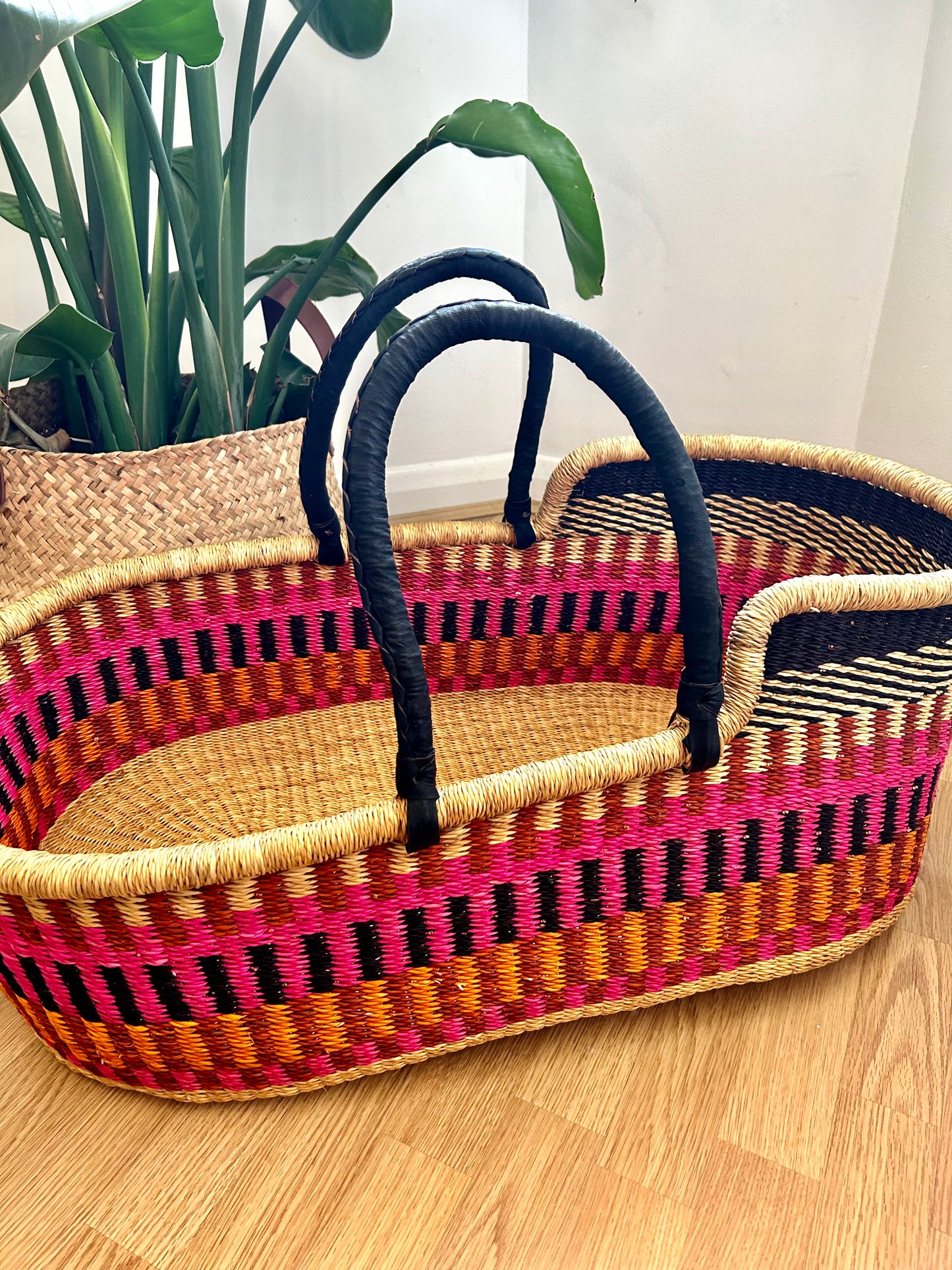 Handcrafted Moses basket - ‘Sissi’