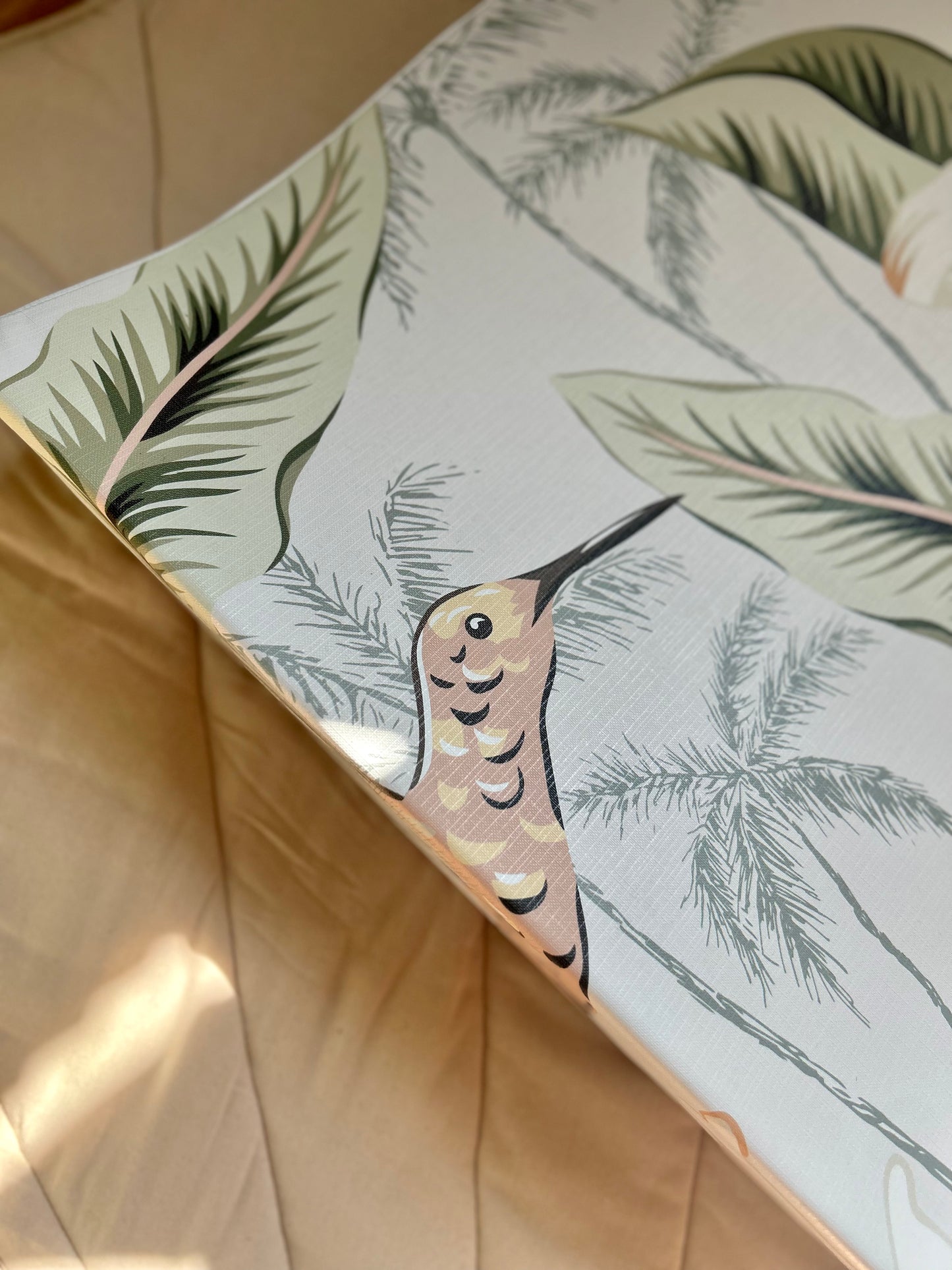 Tropical birds Anti-roll wedge changing mat