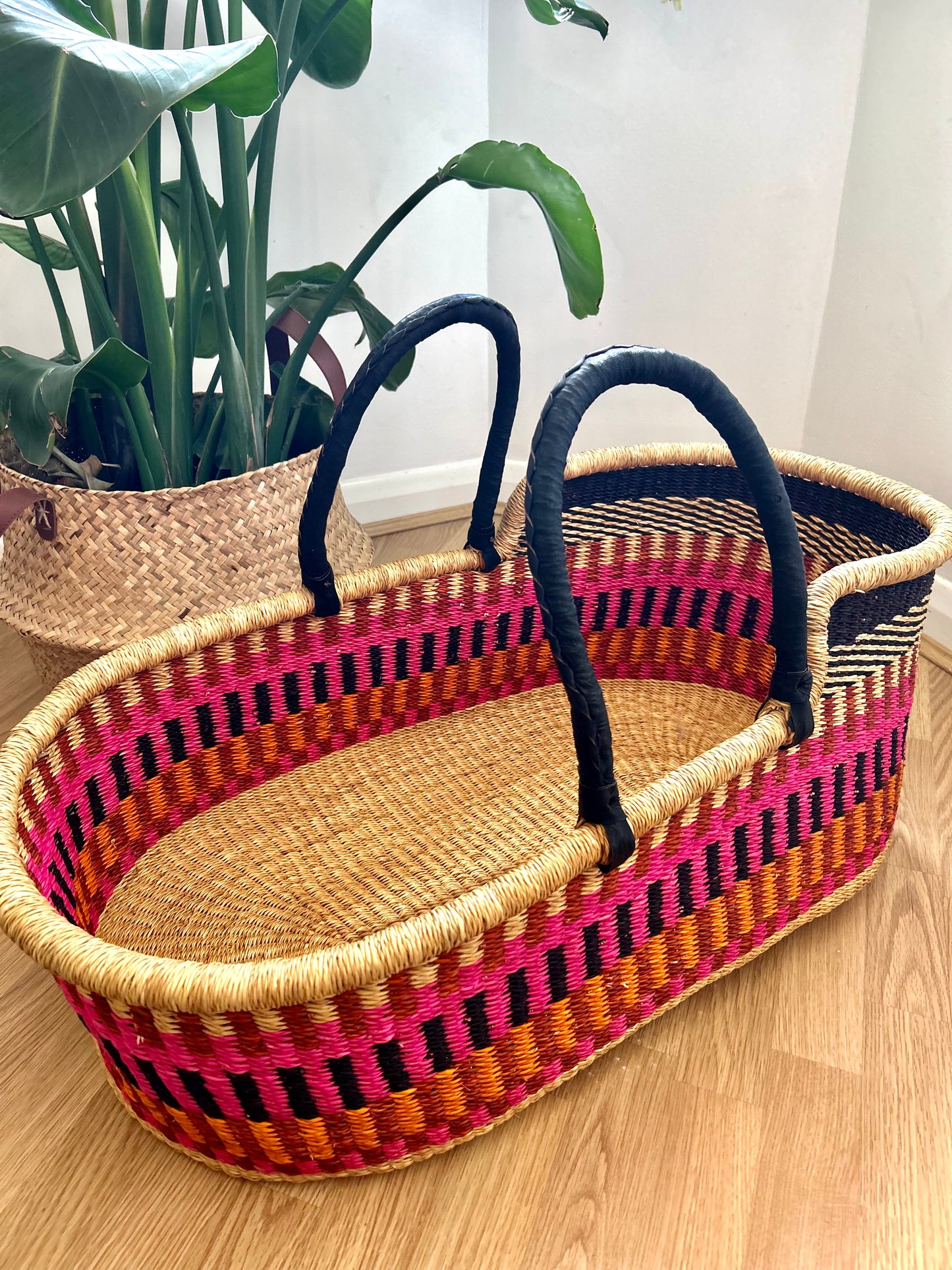 Handcrafted Moses basket - ‘Sissi’