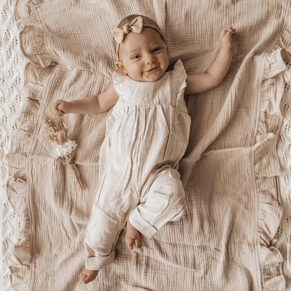 Ruffle edge muslin cotton swaddle - Nude