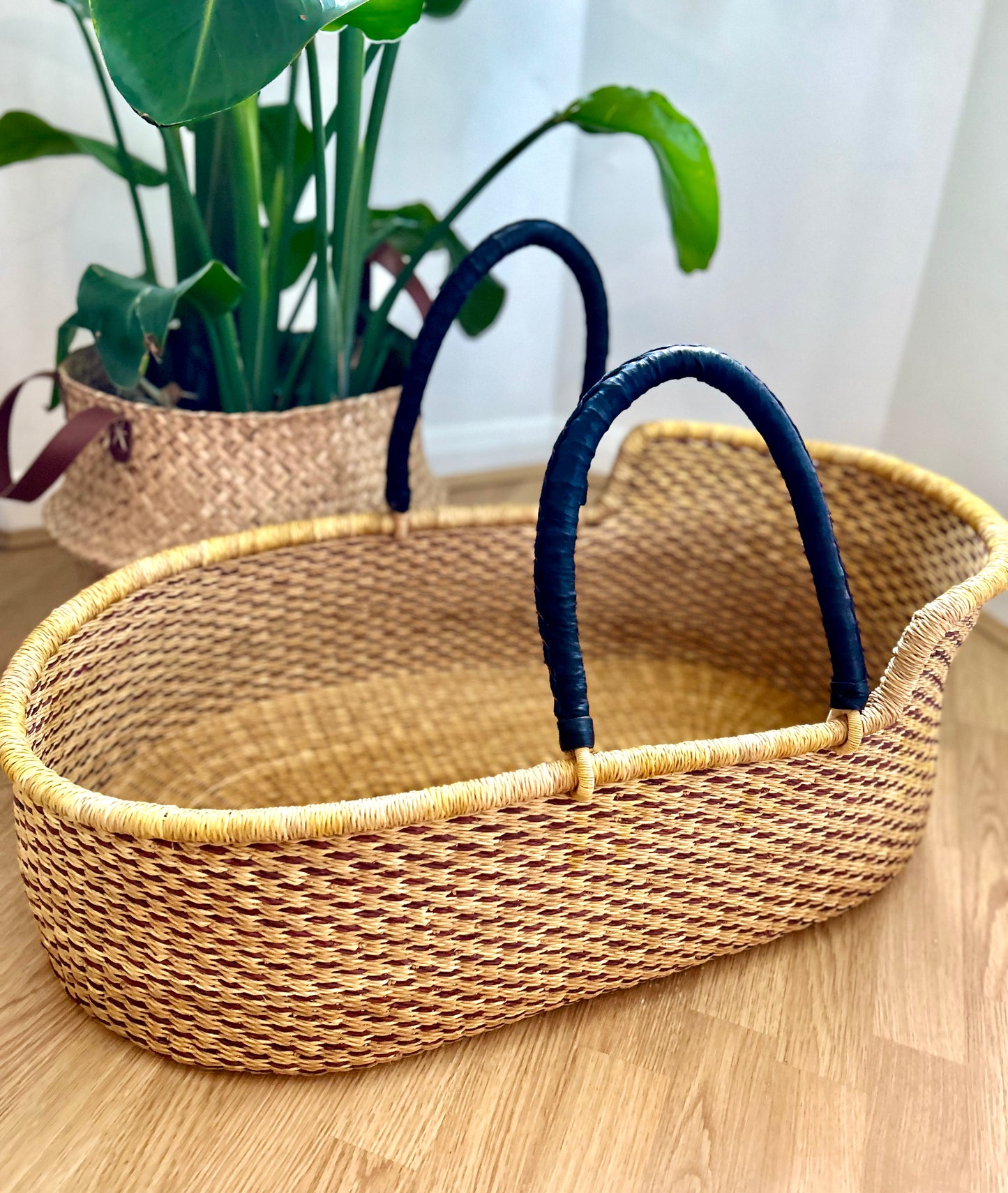 Handcrafted Moses basket - ‘Fika’