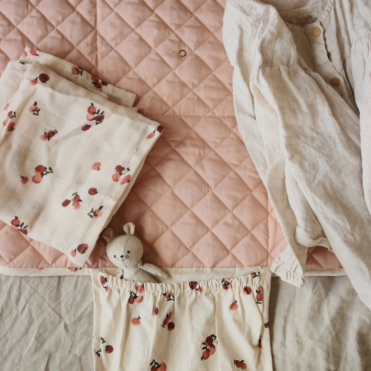 Travel changing mat - Peaches