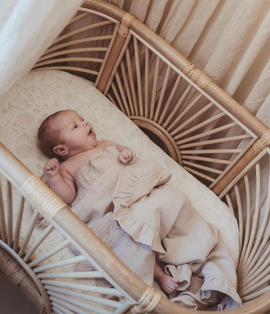 Ruffle edge muslin cotton swaddle - Nude